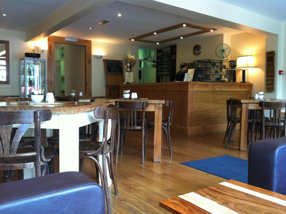 Bridge View Guest House Hotel in Tontine Hill
