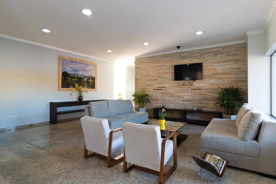 Shared lounge/TV area