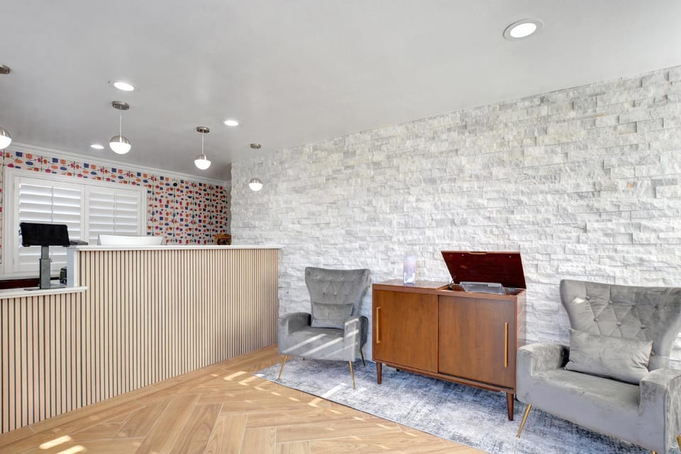 Signature Inn Medford Downtown Hotel in Medford