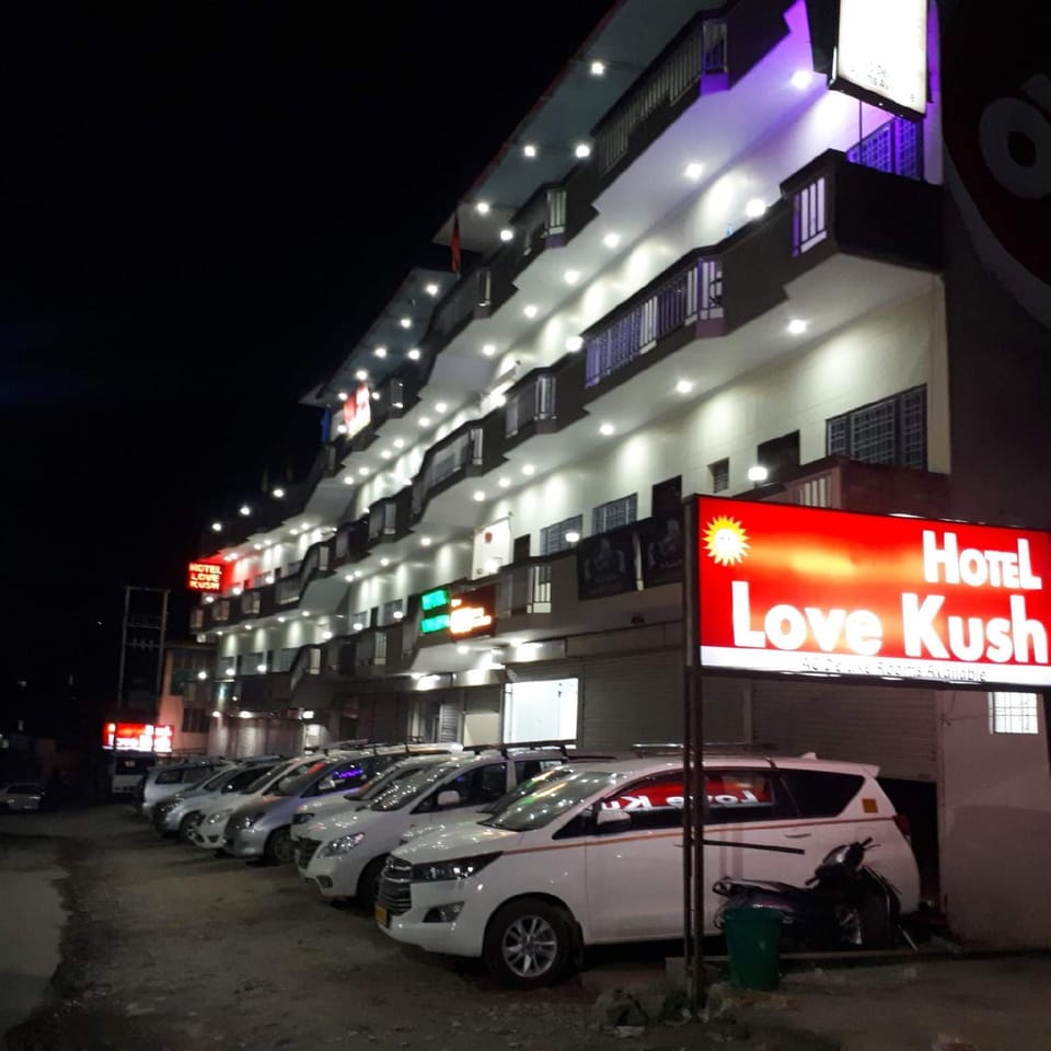 Hotel Lovekush  Hotel in Uttarakhand