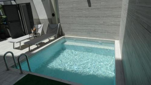 Sisina Luxury Room Jacuzzi & Piscina Hotel in Ercolano