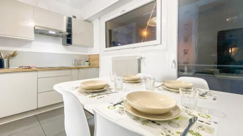 HOMEY LA COLOC BRILLANT - Colocation haut de gamme de 3 chambres uniques et privees / Proche centre- Hotel in Annemasse