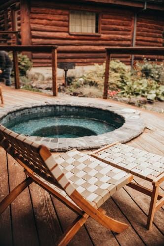 Wilder and Pine Riverside Cabins Lodge in Stevenson