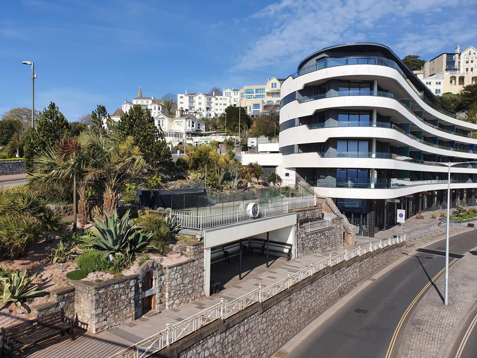 Midway Guest House Hotel in Torquay