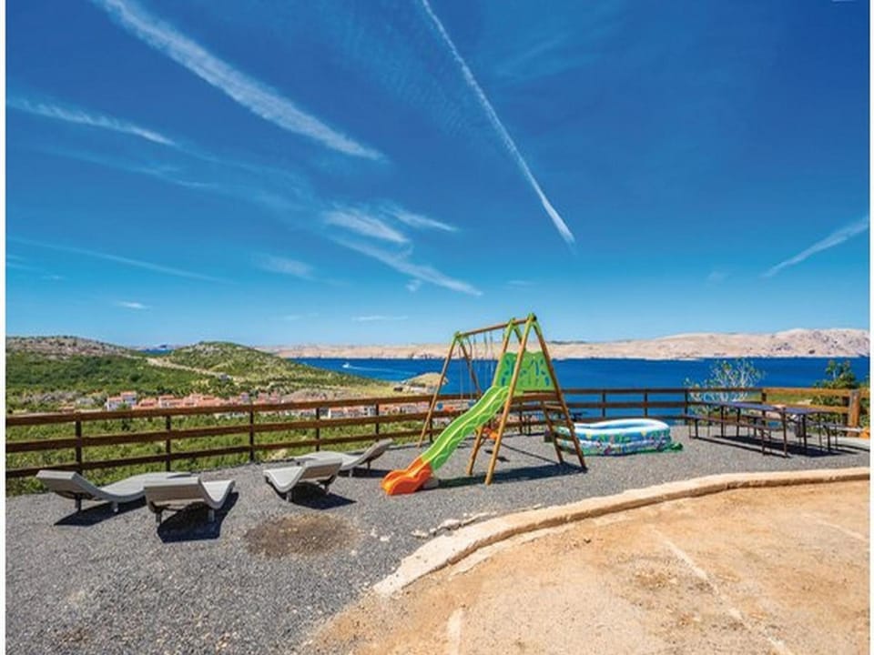 Apartments Villa Kim Hotel in Lika-Senj County