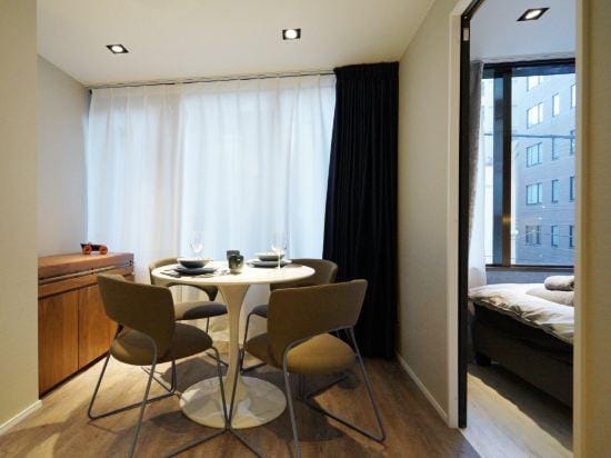 Real Life Kudanshita Posh 1-Bedroom 5Pax 3Mins Sub Hotel in Japan