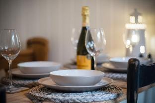 The Old Spa - 2 Bedroom Cottage - Pleasant Valley Hotel in Amroth