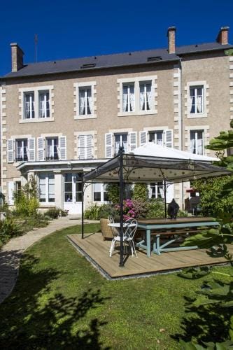 La brasserie chambre d'hotes de Delphine Hotel in Centre-Val de Loire