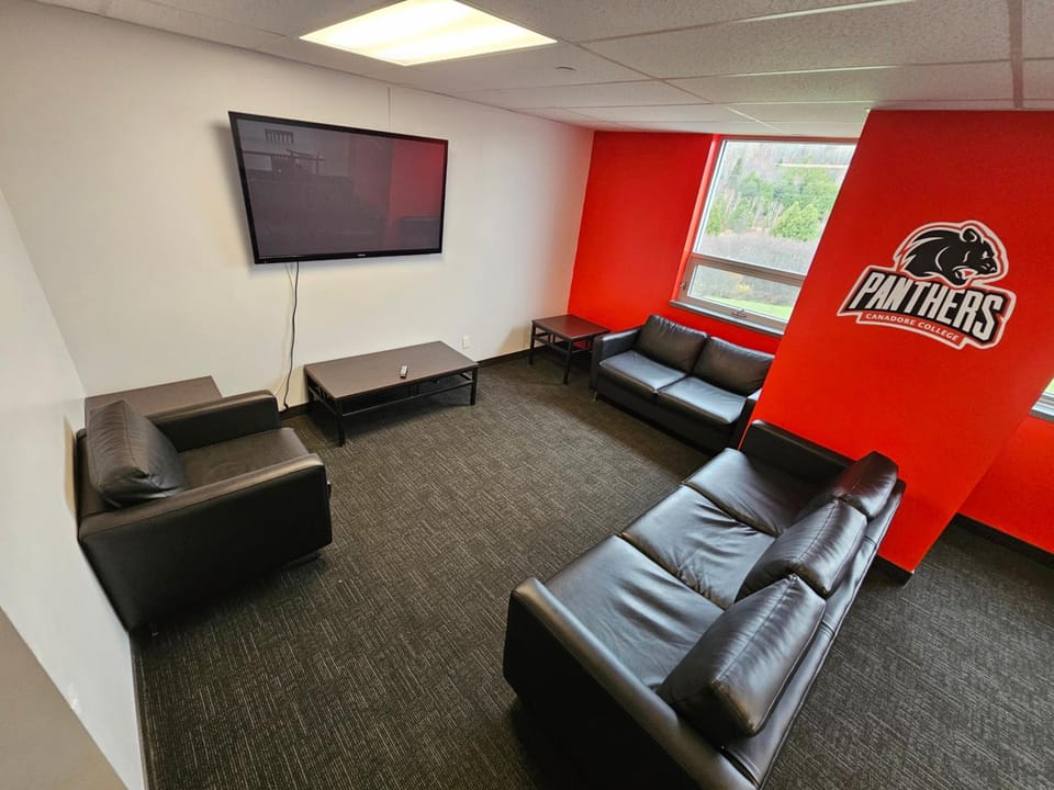 Shared lounge/TV area