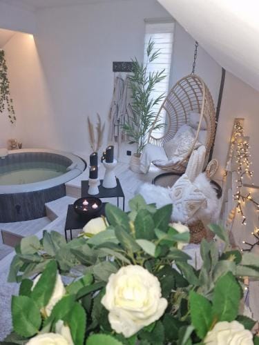 La Love Story Lodge in Wallonia, Belgium