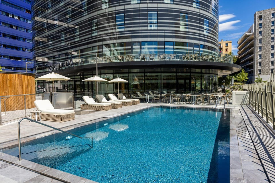 Swimming pool