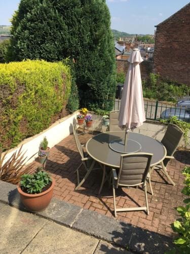 Coniston Guest House Hotel in Sheffield