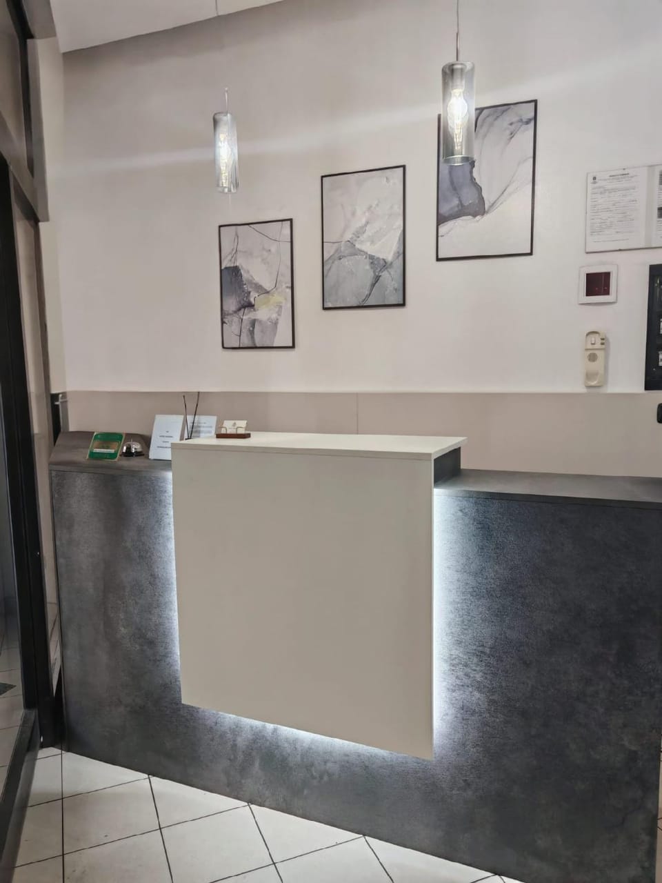 HOTEL MONDIAL Hotel in Milan