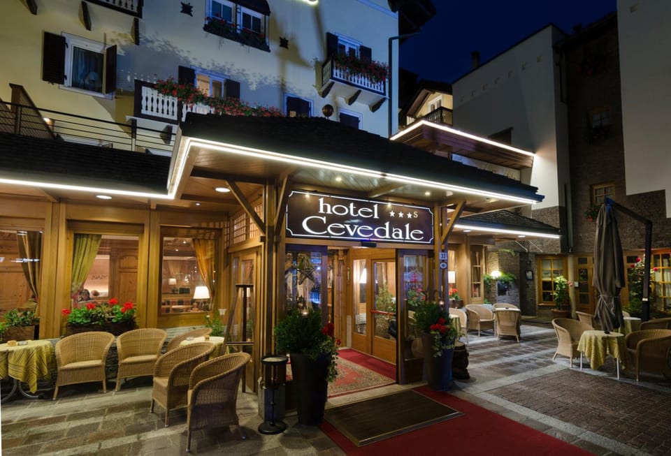 Cevedale Living Romance Hotel Hotel in Province of Brescia