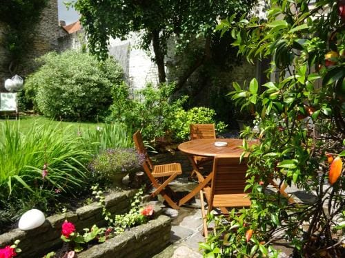 Chambres d'hotes Les Capucins Hotel in Hauts-de-France