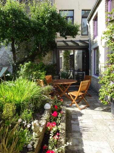 Chambres d'hotes Les Capucins Hotel in Hauts-de-France