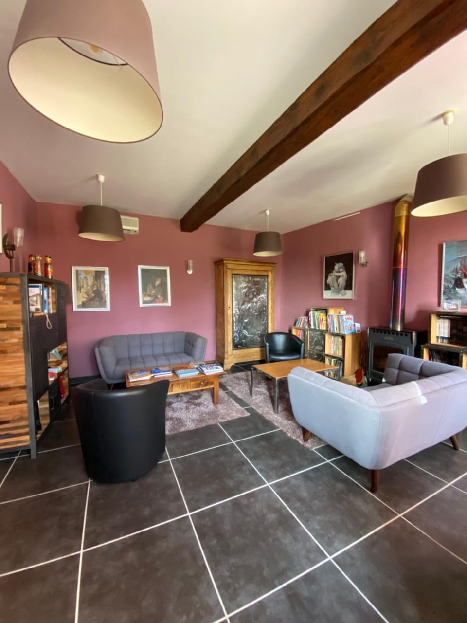 Shared lounge/TV area