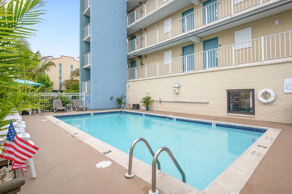 Coastal Palms Inn and Suites Motel in Ocean City