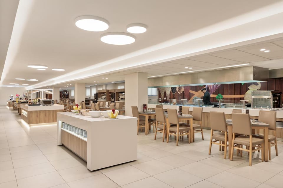 Best Oasis Park Hotel in Salou