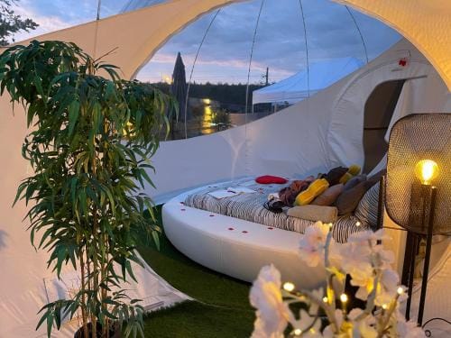 Bulle du puits avec jacuzzi et sauna privatif Hotel in Hauts-de-France