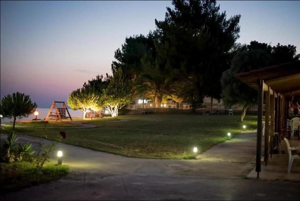 On the wave studios Spitakia sto kyma Apartment hotel in Halkidiki
