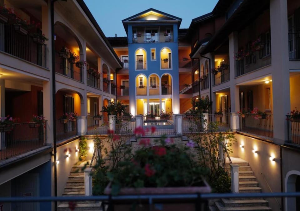 Aquazzurra Resort & Aparthotel Hotel in Cannobio