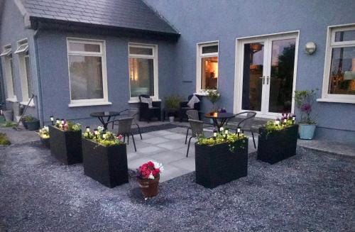 Wild Atlantic Stay Guest House Self-Catering Hotel in County Galway