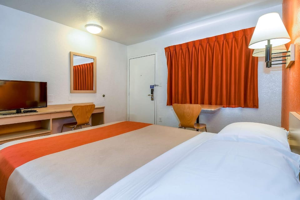 Amenity (Guest room)