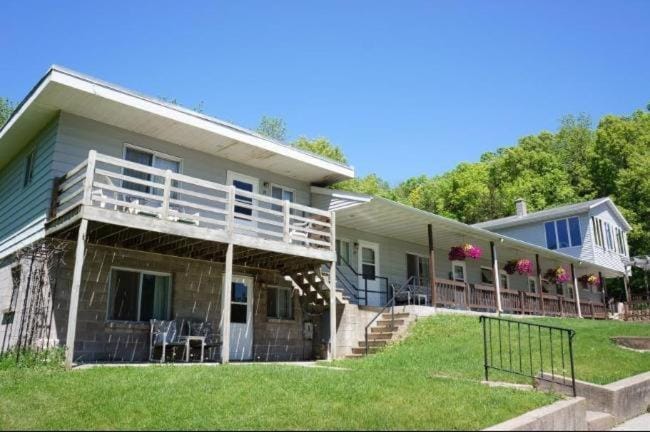 Little Bluff Inn Hotel in Trempealeau