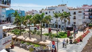 Historic center Cozy Duplex Hotel in Estepona