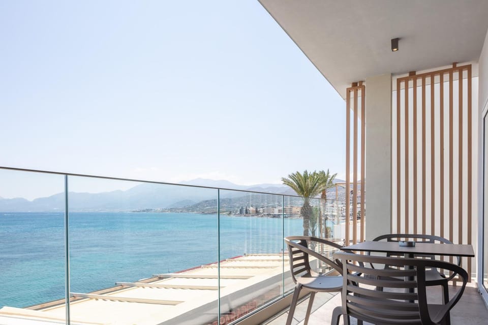 Skipper Beachfront Suites Hotel in Crete