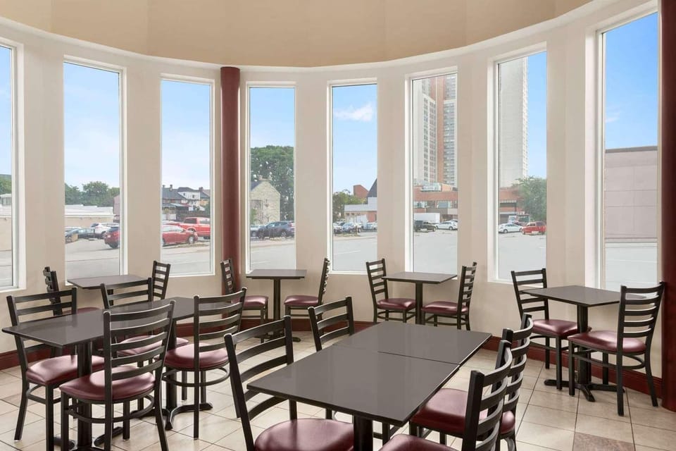 Signature Stay Inn and Suites Hotel in Hamilton