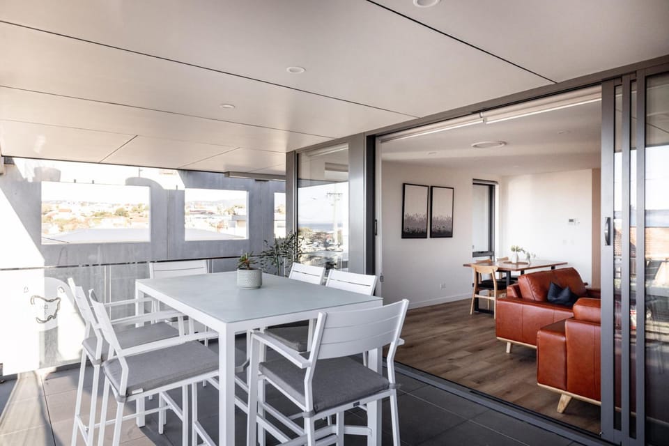 Little Island Apartments Hotel in Bellerive