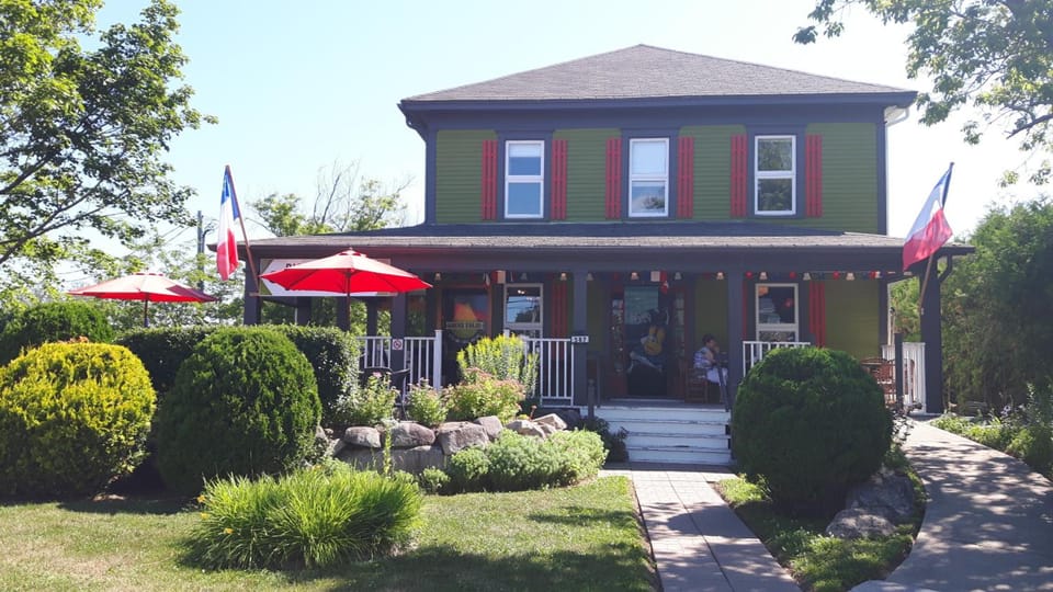 Auberge d'Anjou-Surya Cafe Inn in New Brunswick