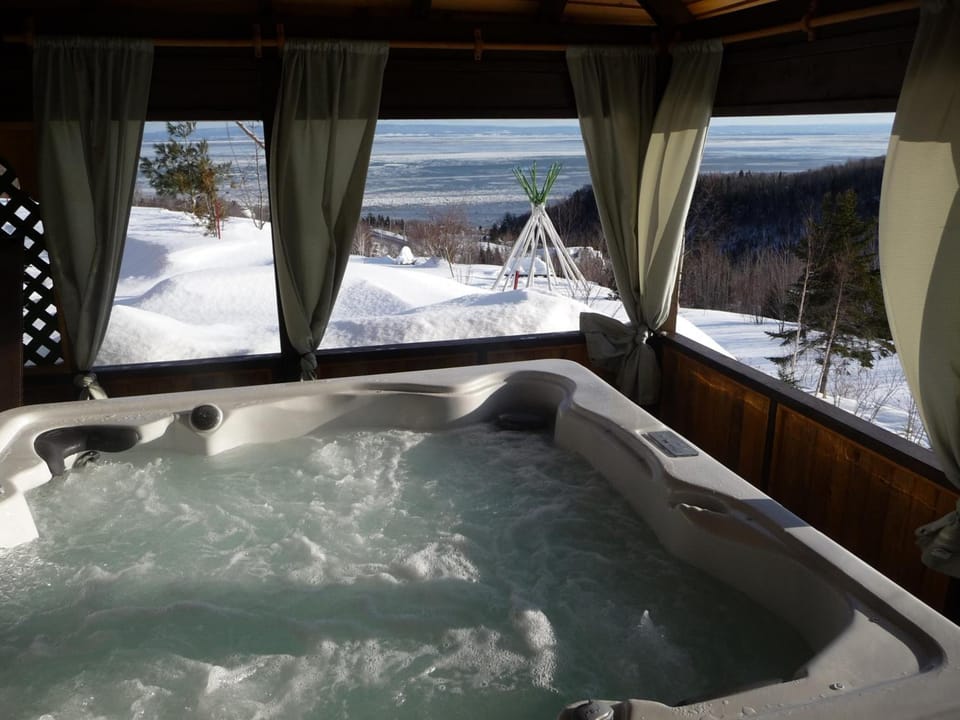 Hot tub