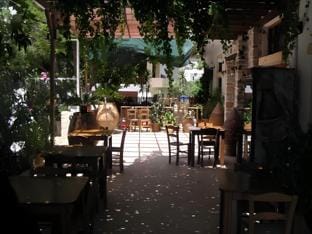 Pension Aretoussa Hotel in Crete