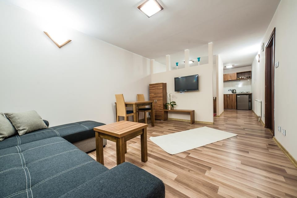 Shared lounge/TV area