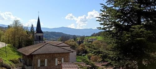 L 'EDELWEISS de 1 a 9 personnes Hotel in Auvergne-Rhône-Alpes