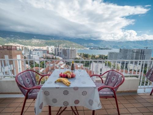Madra Rooms and Apartments Hotel in Budva
