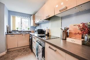Runcorn lake house Hotel in Widnes