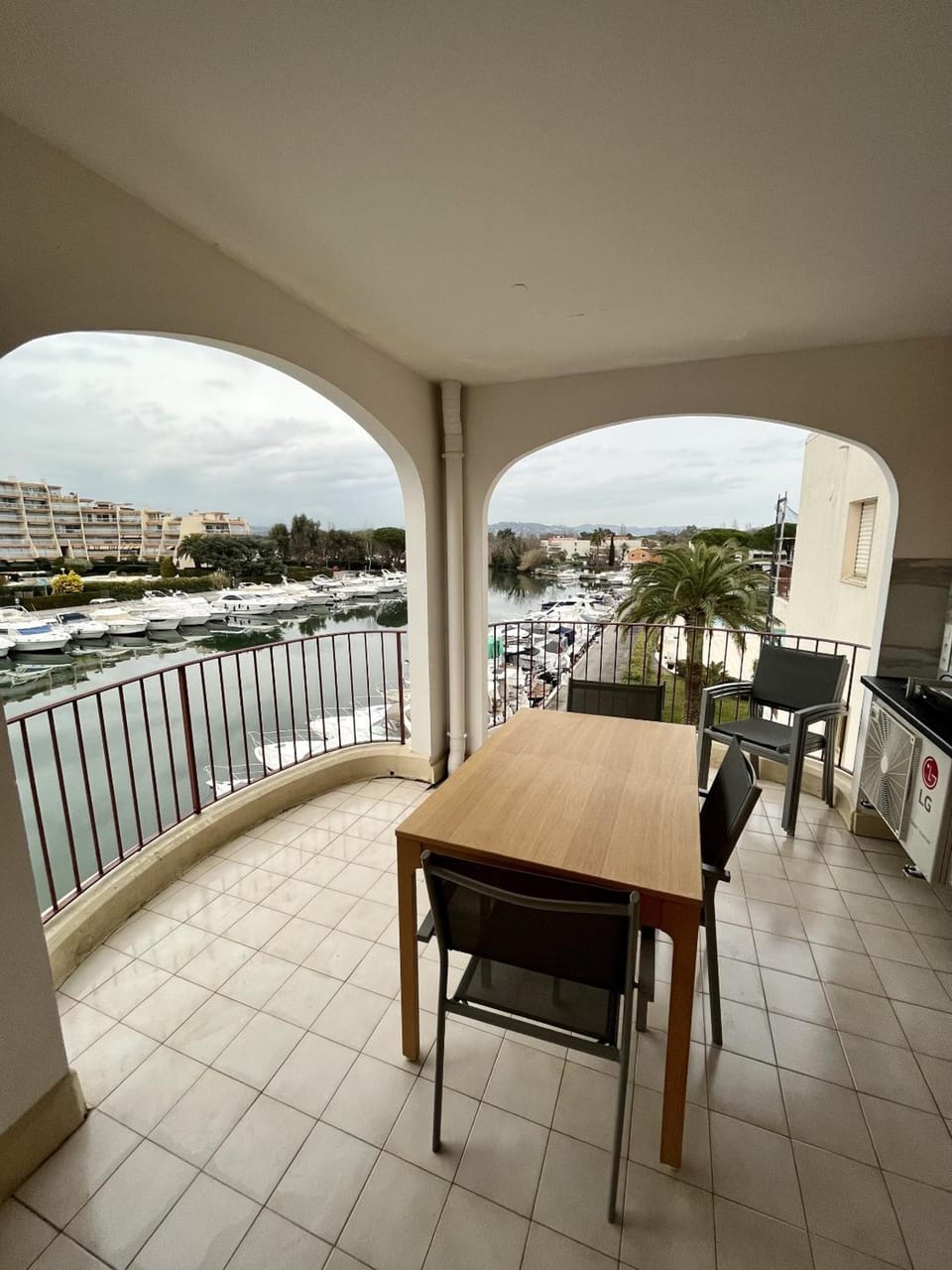 Studio moderne - Port de Mandelieu - Proche Mer Hotel in Mandelieu-La Napoule