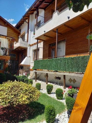 NIKI HOUSE Hotel in Bansko