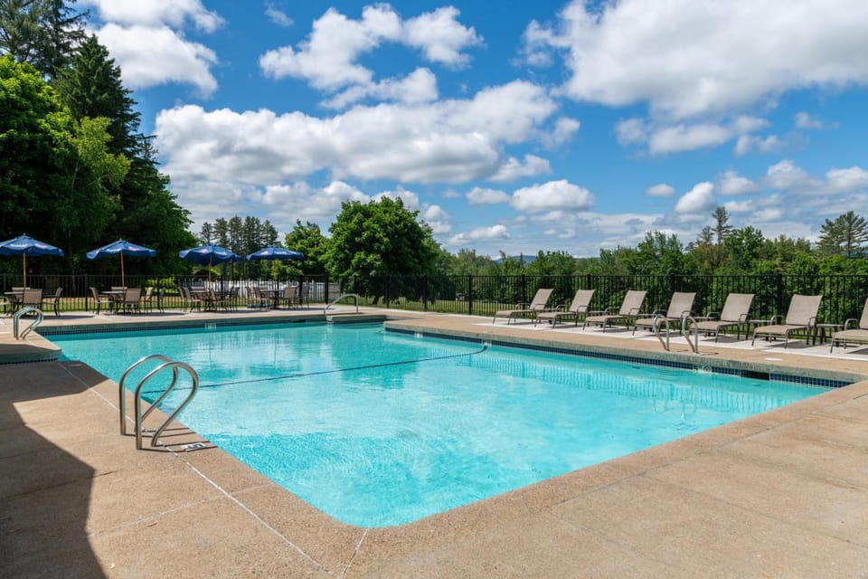 The Bethel Resort & Suites Hotel in Bethel