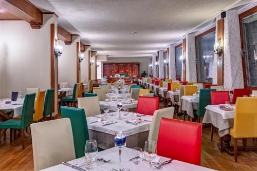 Hotel Mondole - Azzurro Club Hotel in Prato Nevoso