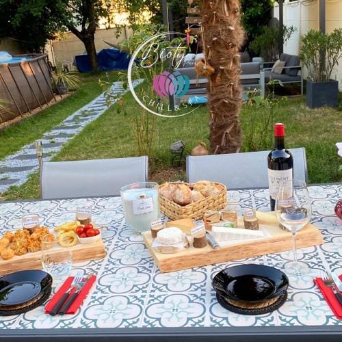 BIOTY CHILL & SPA Hotel in Drancy