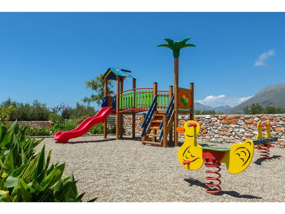 Arapakis Historic Castle Apartment hotel in Peloponnese Region
