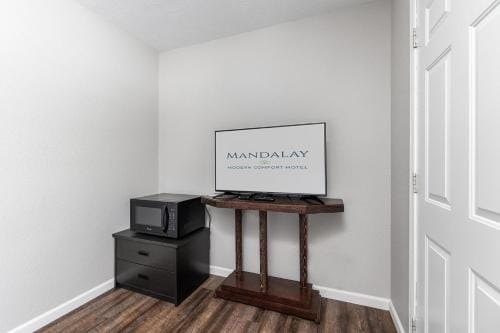 Mandalay Motel in Sunset Cove Township