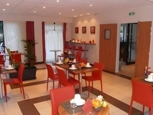 Villa Val Senart 1ere Avenue Apartment hotel in Île-de-France