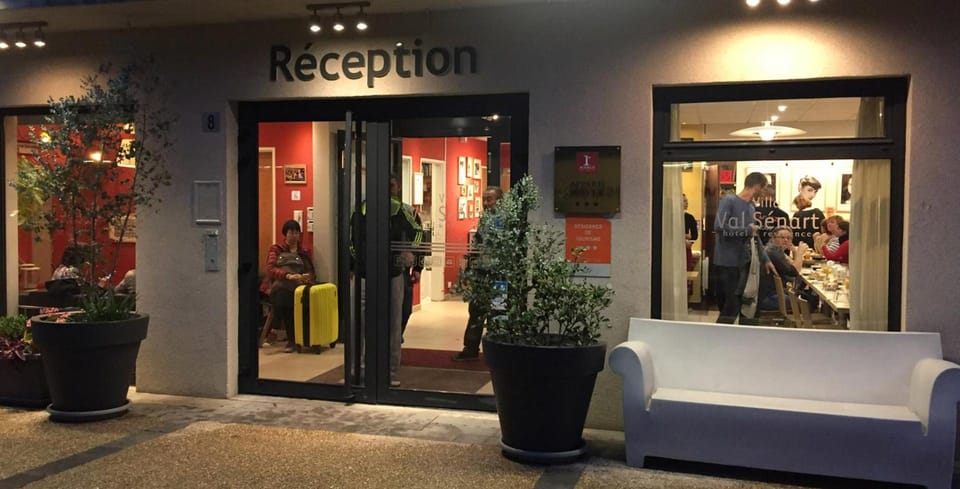 Villa Val Senart 1ere Avenue Apartment hotel in Île-de-France