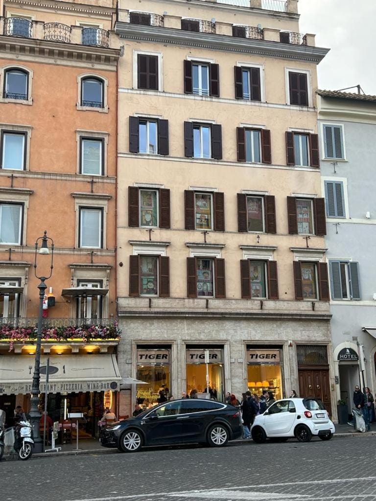 Piazza Venezia Luxury Suite Hotel in Rome